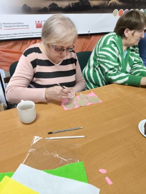 2025-ozdoby-z-filcu-034