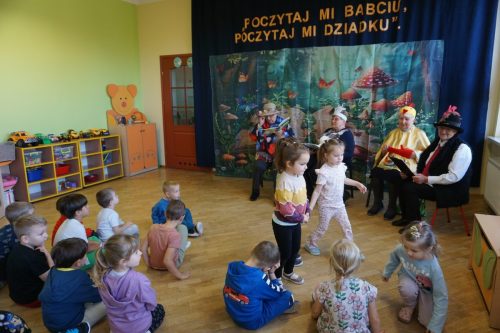 2025-Poczytaj-mi-babciu-poczytaj-mi-dziadku-przedszkole-006