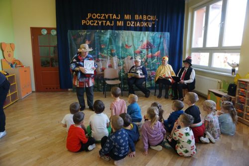 2025-Poczytaj-mi-babciu-poczytaj-mi-dziadku-przedszkole-007
