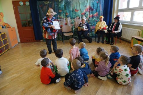 2025-Poczytaj-mi-babciu-poczytaj-mi-dziadku-przedszkole-010