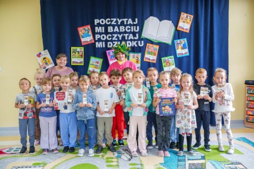 2025-Poczytaj-mi-babciu-poczytaj-mi-dziadku-przedszkole-035