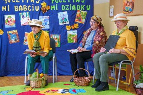 2025-Poczytaj-mi-babciu-poczytaj-mi-dziadku-przedszkole-038