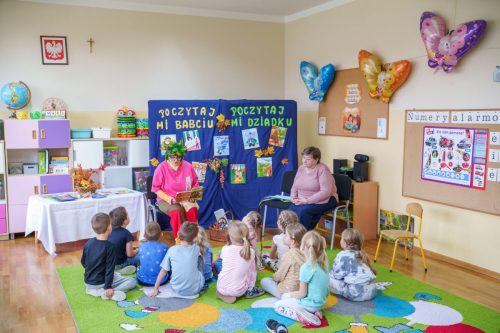 2025-Poczytaj-mi-babciu-poczytaj-mi-dziadku-przedszkole-047