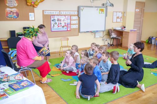 2025-Poczytaj-mi-babciu-poczytaj-mi-dziadku-przedszkole-058