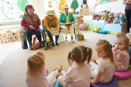 2025-Poczytaj-mi-babciu-poczytaj-mi-dziadku-zlobek-003