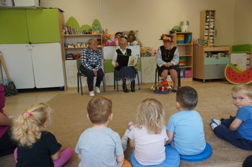 2025-Poczytaj-mi-babciu-poczytaj-mi-dziadku-zlobek-005