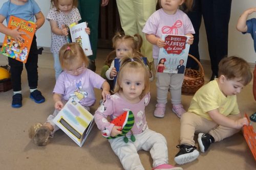 2025-Poczytaj-mi-babciu-poczytaj-mi-dziadku-zlobek-043