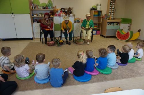 2025-Poczytaj-mi-babciu-poczytaj-mi-dziadku-zlobek-046