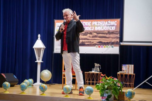 2025-Swiat-na-wyciagniecie-reki-J Kret-0055