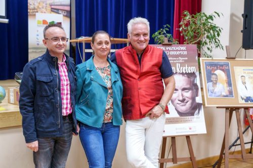 2025-Swiat-na-wyciagniecie-reki-J Kret-0078