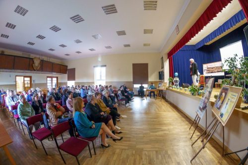 2025-Swiat-na-wyciagniecie-reki-J Kret-0080